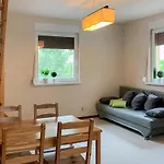 Дом отдыха Cozy In With Kitchen Nowecin