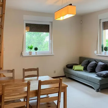 펜션 Cozy In With Kitchen Nowecin
